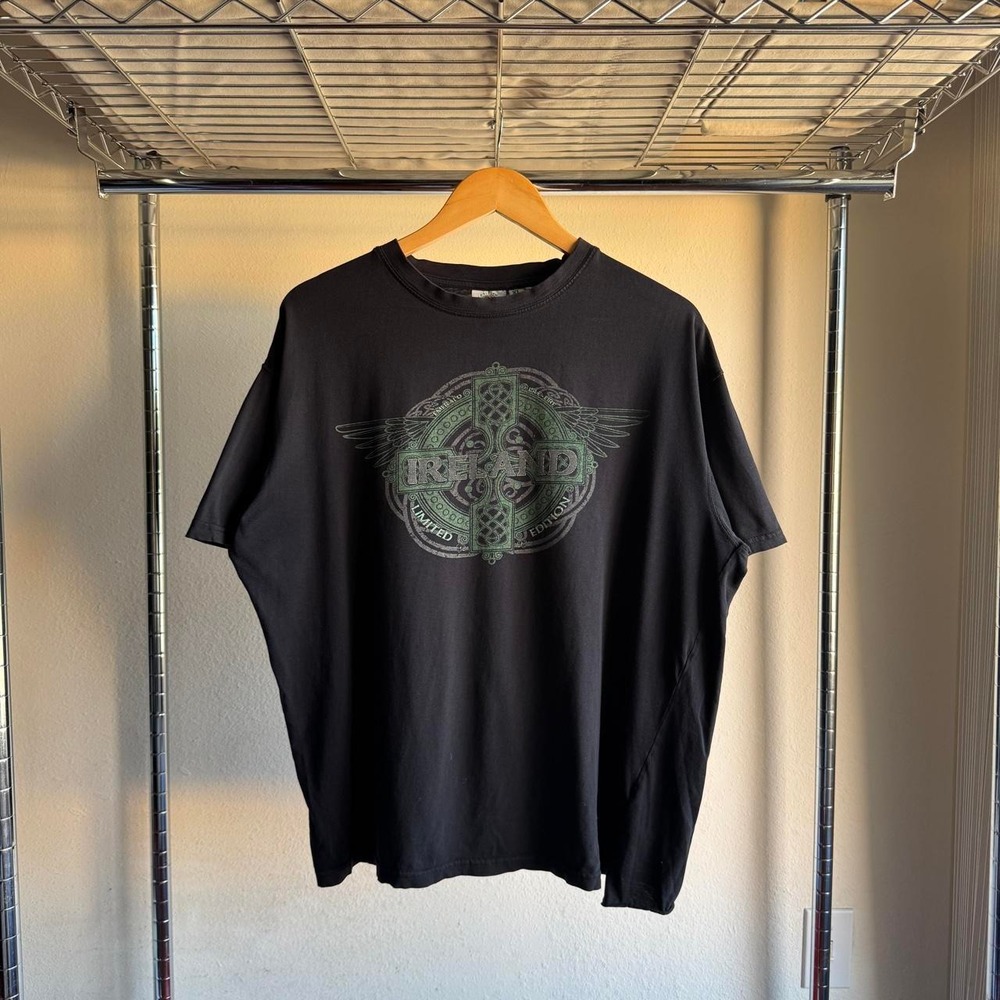 Traditional Craftwear Ireland Celtic Cross Graphic Tee Black XL Relaxed Fit